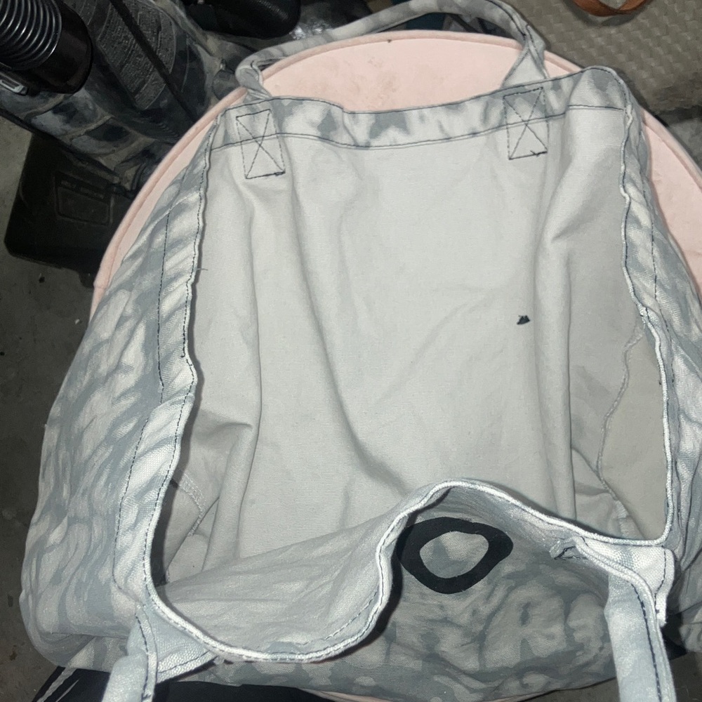 ALO Yoga Gray and White Tie-Dye Tote - Picture 3 of 3